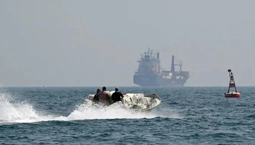 Yemeni Government Forces Advance to Bab El-Mandeb Strait